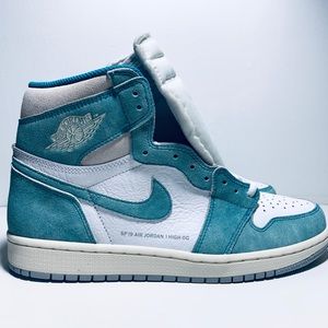 Air Jordan 1 Retro High OG “Turbo Green” Size 10